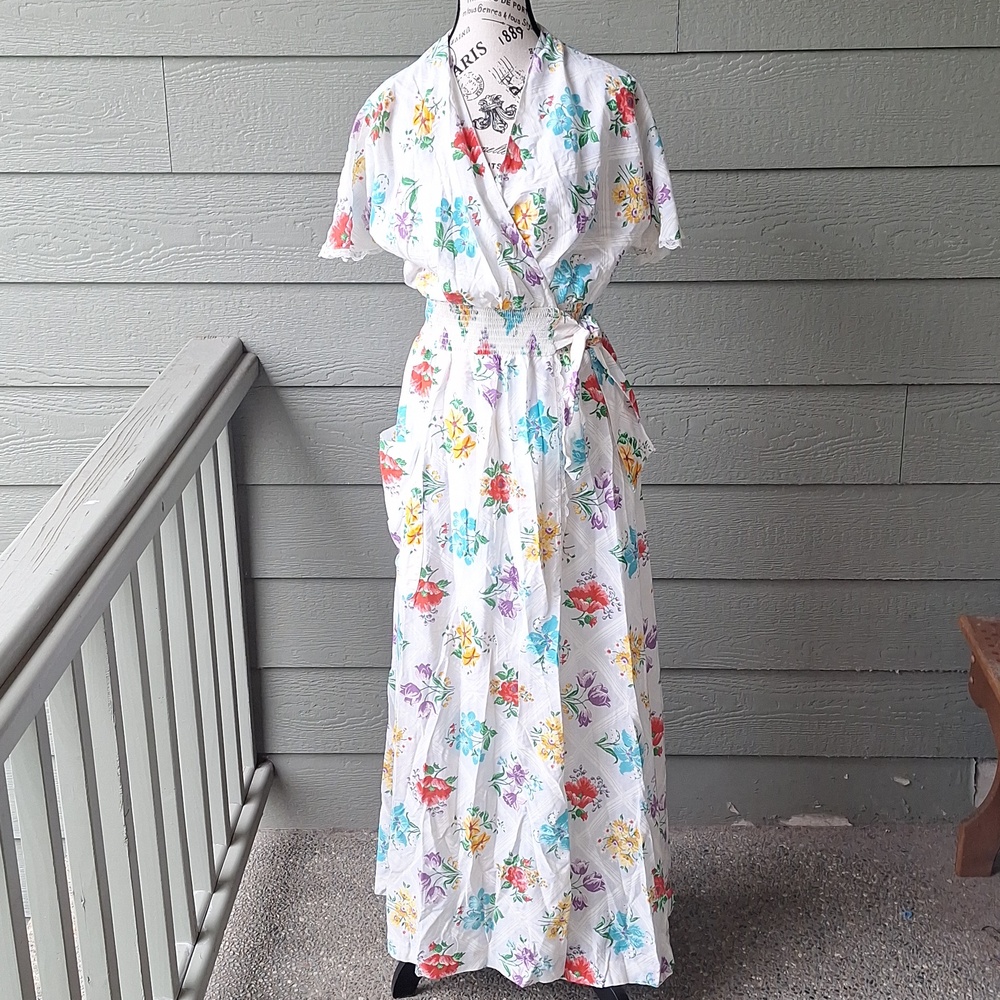 Vintage 60s CP Evelyn Pearson White Floral Lace Trim Wrap Dressing Gown Medium